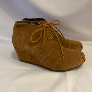 BOBS Lace-Up Ankle Booties Wedge Cognac Top Stitched Women’s Size 9.5